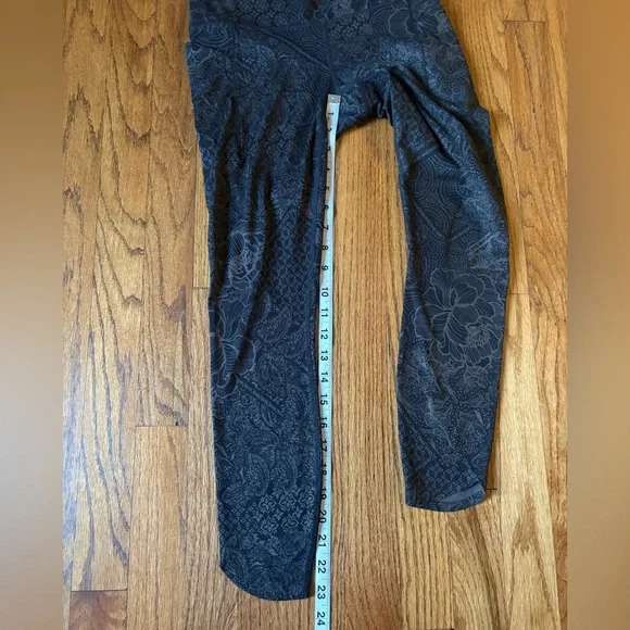Athleta Patterned Leggings XS - Picture 3 of 8